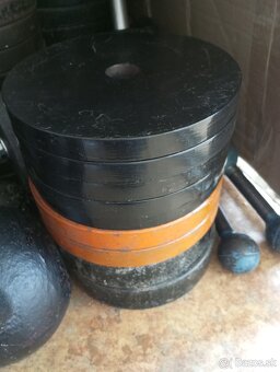 Železné kotúče/závažia 2x15kg, 2 x 20 kg,2 x 25 kg,2 x 30 kg - 12