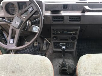 Mitsubishi Pajero 1 4x4 - 12