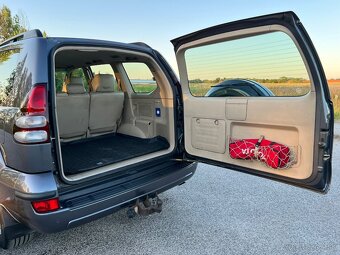 Predam Toyotu Land Cruiser 120 D-4D - 12