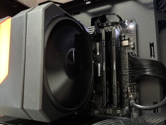 Ryzen 9 7900X3D\48GB\RTX 4070\SSD\850W Zdroj - 12