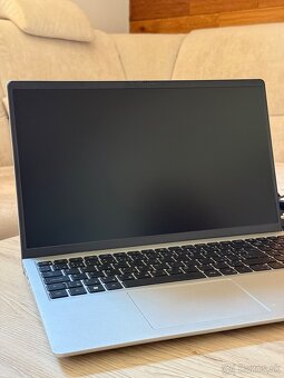 Notebook Dell Inspiron 15 (3520) strieborný - 12