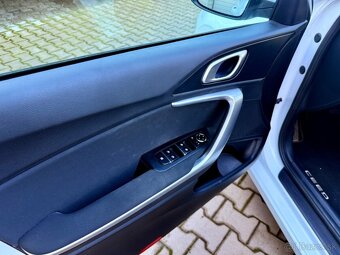 Kia Ceed 1,5 118 kw Automat ZÁRUKA - 12