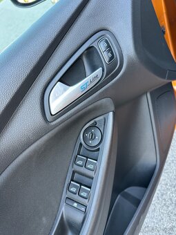 Ford Focus 1.5 EcoBoost ST Line - 12