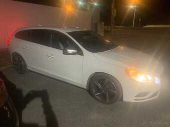 Predám vozidlo Volvo V60 Rdesign - 12