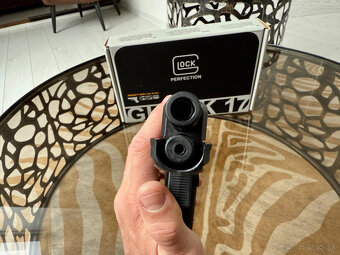 Airsoftová pištoľ Glock G17 Gen5 GBB 6mm a príslušenstvo - 12