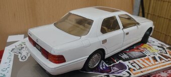 Modely Bburago maisto 1/18 - 12