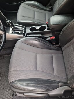 Hyundai i30 CW 1.6 CRDi 16V Style 94Kw AT6 SR - 12