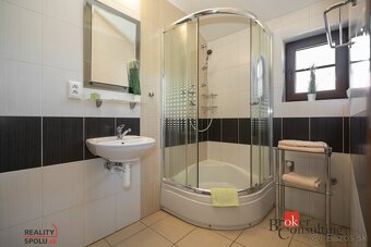 Na predaj zariadený apartmán vo vyhľadávanej lokalite - Vyhn - 12