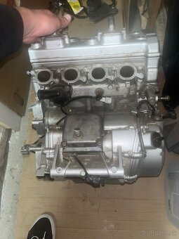 Yamaha FZS 600 Fazer Motor - 12