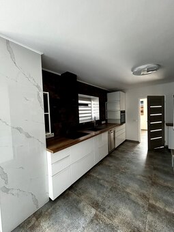 Na predaj 4 izbový RD s 894 m2  pozemkom v Or.Potôni - 12