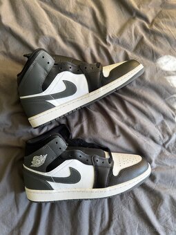 Pánske topánky Nike Air Jordan 1 Mid - 12