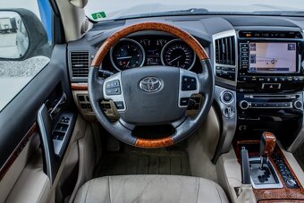 Toyota Land Cruiser V8 4.5 I D-4D Lux - 12