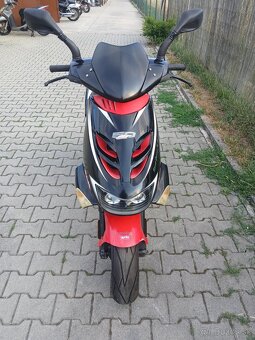 Aprilia SR 50 - 12
