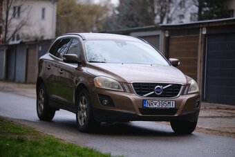 Predám Volvo XC60 2.4 D, 4x4, automat - 12