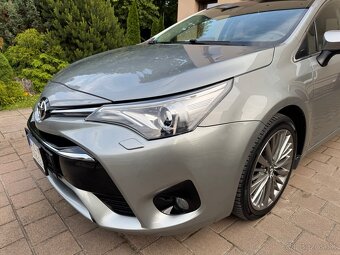 Toyota Avensis Combi 1.8i Valvematic - 12