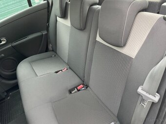 Renault Clio III 1.5 dCi - 12