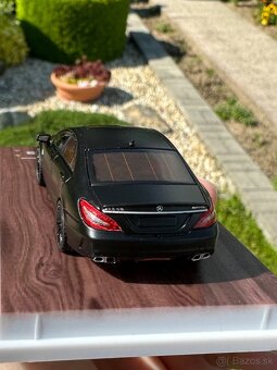 MJ Mercedes CLS 63 (1:64) - 12
