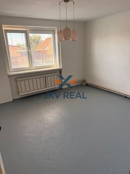 Na predaj rodinný dom s dušou a investičným potenciálom v Bá - 12