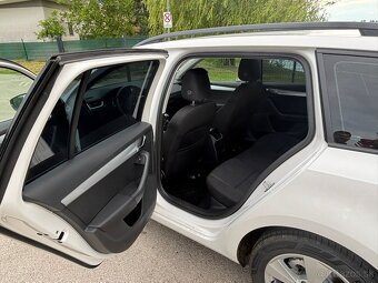 Škoda Octavia combi 2.0 tdi Style - 12