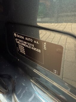 Škoda Octavia Combi 2.0TDi DSG Style Edition - 12
