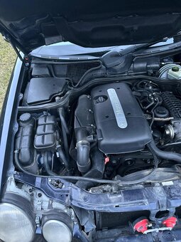 Mercedes E 2,2CDI - 12
