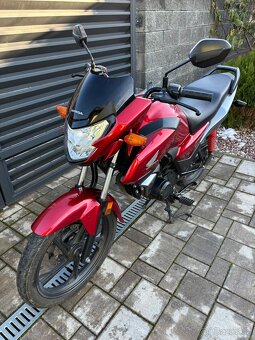 Honda cbf125 A1 - 12