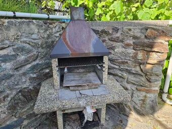 Krásna záhrada s chatkou na južnom svahu aj s IS - 12