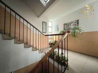 Prerobený 2izbový byt s dvomi balkónmi - 12