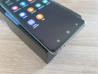 Samsung Galaxy S10 plus Blue - 12