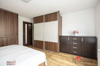 Na predaj kompletne zrekonštruovaný rodinný dom so záhradou  - 12