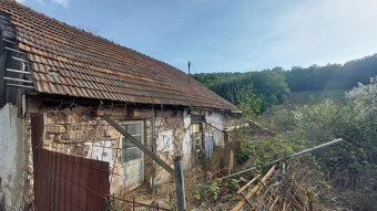 ZNÍŽENÁ CENA - pozemok v obci Uhliská o výmere 2852 m2 - 12