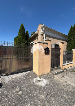 Reality KOMPLEX s.r.o. Vám ponúka na predaj priestranný rodi - 12