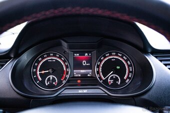 Škoda Octavia RS Combi - 12
