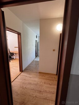 Ponúkam na predaj 3 izb. slnečný byt s balkónom na sídlisku - 12
