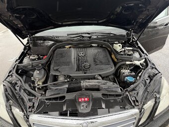Mercedes Benz E200 - 12