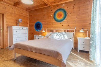 Na predaj dom snov–rodinné sídlo s jazierkom na kúpanie a pa - 12