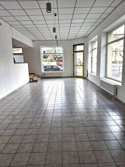 Prenájom obchodného priestoru na prízemí blízko centra mesta - 12