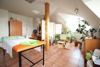 NA PREDAJ: Komerčný objekt vo výbornej lokalite mesta Vranov - 12