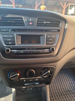 Hyundai i20 - 12