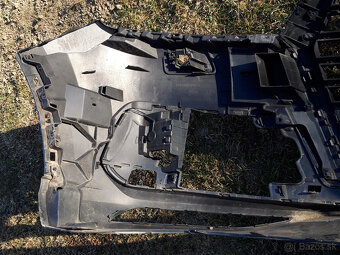 Predám predný nárazník na audi Q7 S-Line - 12