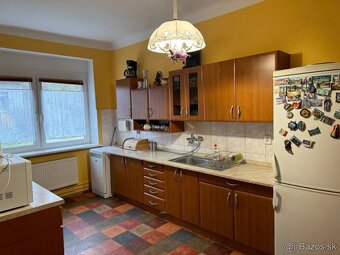 PREDÁME POZEMOK 1644m2 S RD V LAMAČI - 12