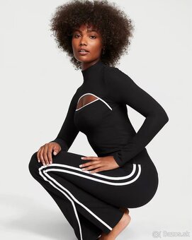 Victoria’s Secret top s výstrihom - 12