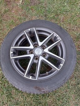 Toyota Auris 1.6 Valvematic Benzín - Plyn - 12