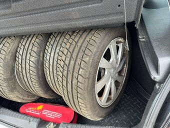 Lada Kalina Cross 1.6 benzin 2018 45.000km 1.majitel - 12