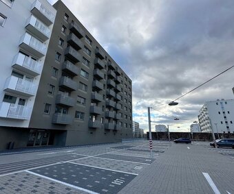 Moderný 1 izbový byt s parkingom v Ružinove - 12