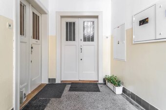 Priestranný 3-izbový byt s historickým šarmom v Starom Meste - 12