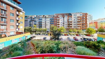 PREDAJ priestranného bytu v úžasnej lokalite – Bratislava - 12