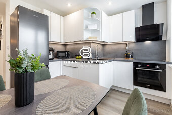 REZERVOVANÉ - Na predaj 3-izbový byt, 64 m2, kompletná rekon - 12