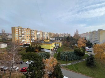 FURČA - KROSNIANSKA - 3 izbový byt pražský typ, 70 m2 + logg - 12