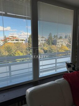 Priestranný 2 izbový byt v tichej lokalike Staré mesto 65 m2 - 12